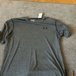 Medium under armor t shirt